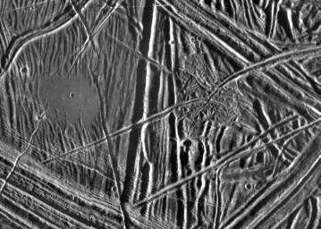 PIA00592: Close-up of Europa's Surface