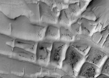 PIA00808: Ridges in Mars' South Polar Region