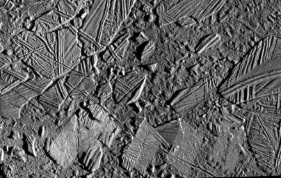 PIA01403: A Closer Look at Chaos on Europa