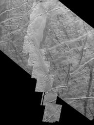 PIA01644: San Andreas-sized Strike-slip Fault on Europa