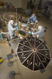 PIA01886: Phoenix Mars Lander with Solar Arrays Open