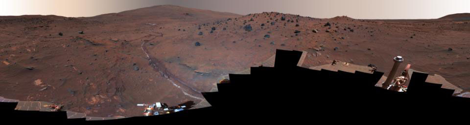 PIA01906: 'McMurdo' Panorama from Spirit's 'Winter Haven' (False Color)