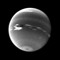 PIA02222: Neptune Clouds on the Dark Spot