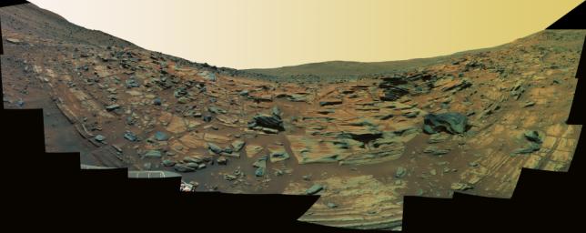 PIA02689: 'Gibson' Panorama by Spirit at 'Home Plate' (False Color)