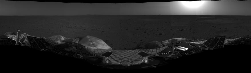 PIA04989: First Look at Spirit on Mars-2