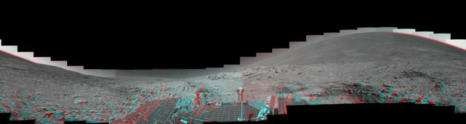PIA06960: True 3-D View of 'Columbia Hills' from an Angle