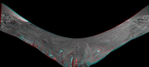PIA07045: Along Endurance Crater's Inner Wall (3-D Anaglyph)
