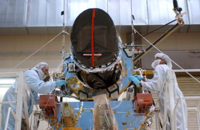 PIA07209: Installing a Camera on Mars Reconnaissance Orbiter