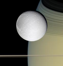 PIA07744: Ringside with Dione