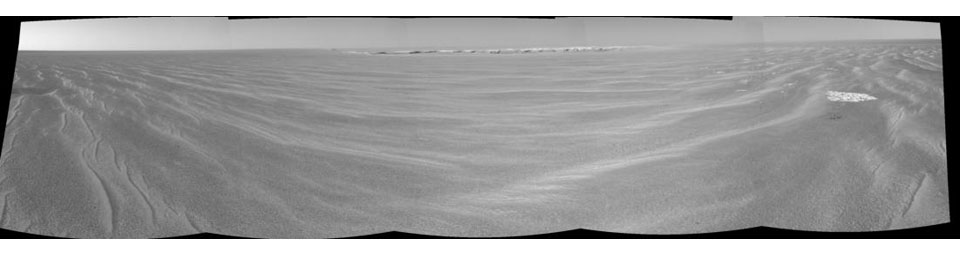 PIA08763: Opportunity's First Glimpse into 'Victoria Crater'