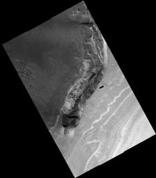 PIA09402: False Color Image of North Polar Layered Deposits in Head Scarp of Chasma Boreale
