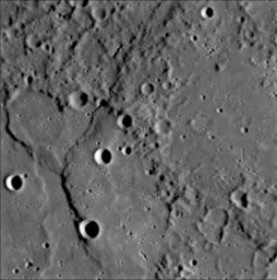 PIA10185: Ridges and Cliffs on Mercury's Surface