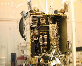 PIA12023: Exposed Interior of Dawn Spacecraft