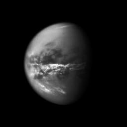 PIA12810: Equatorial Titan Clouds