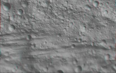 PIA14825: Anaglyph Image of Vesta's Equatorial Region (II)