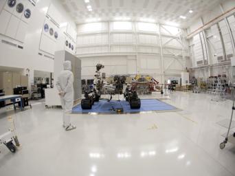 PIA15087: Fish-eye View of NASA's Curiosity Rover and its Powered Descent Vehicle