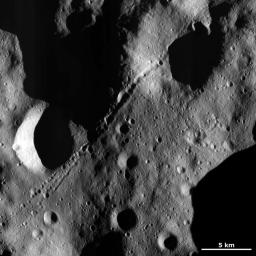 PIA15551: Chain of Secondary Craters