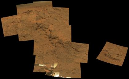 PIA17752: Outcrop on 'Murray Ridge' Section of Martian Crater Rim