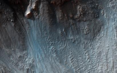 PIA20005: Gullies in a Central Pit Crater