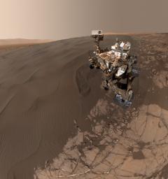 PIA20316: Curiosity Self-Portrait at Martian Sand Dune