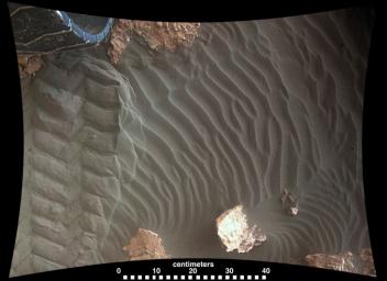 PIA21143: Sand Moving Under Curiosity, One Day to Next