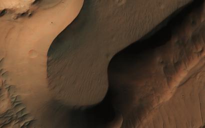 PIA21872: Along the Floor of Coprates Chasma