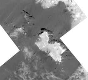 PIA22477: Prominent Mound in Ceres' Cerealia Facula Region