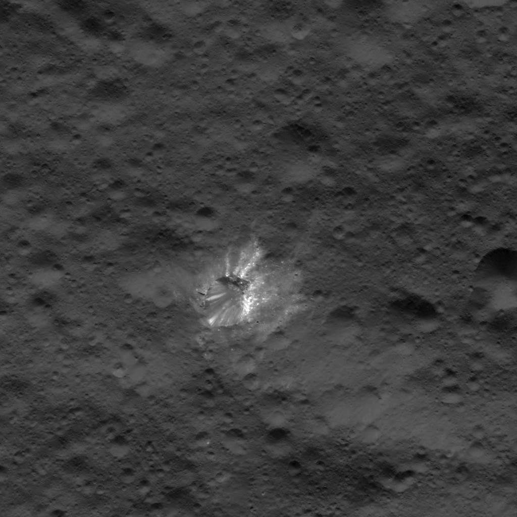 PIA22641: Bright Crater on Ceres