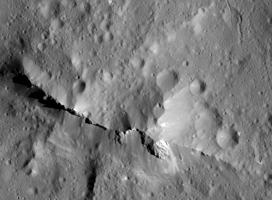 PIA22771: Urvara Crater's Central Ridge