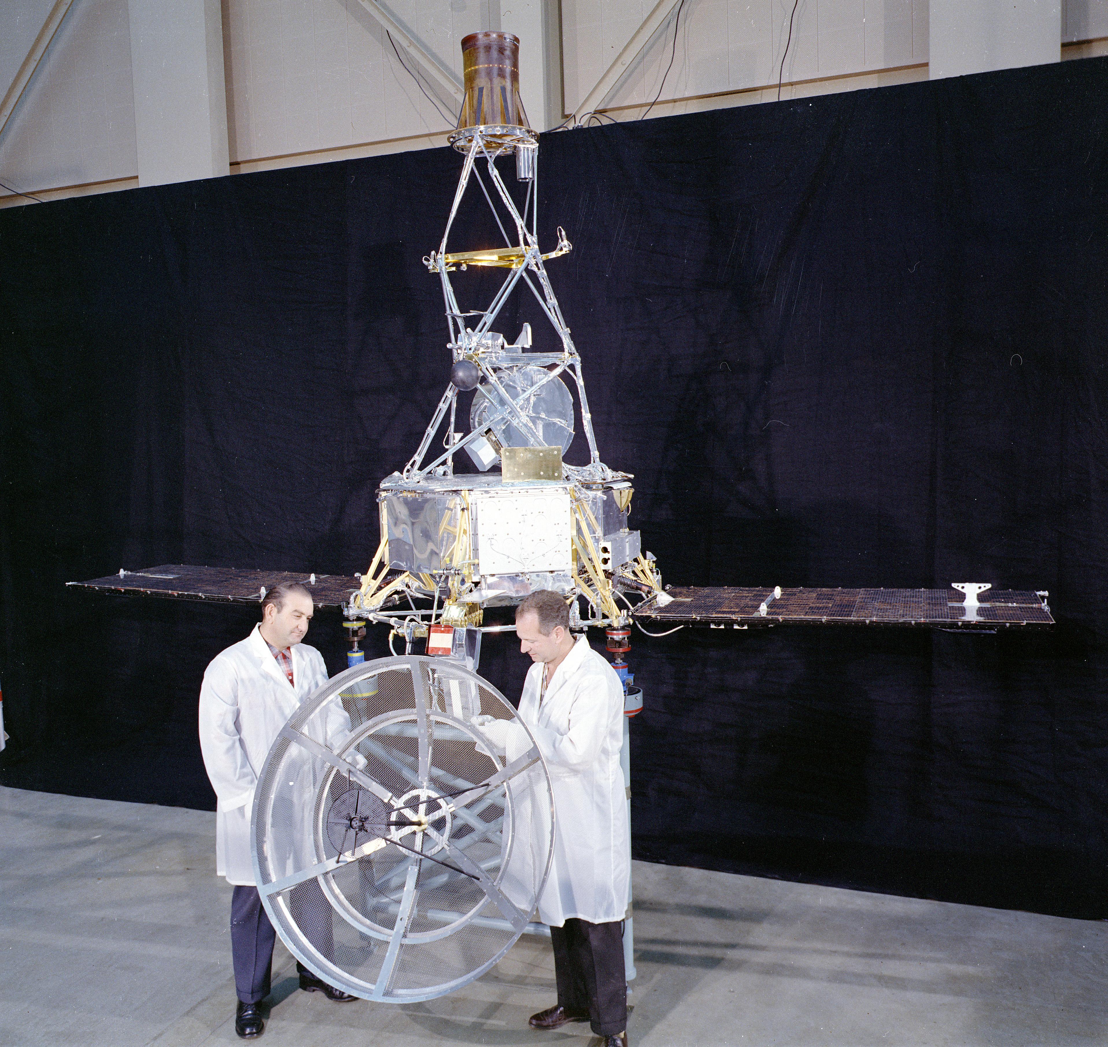 PIA23310: Mariner 1 in JPL's Spacecraft Assembly Facility