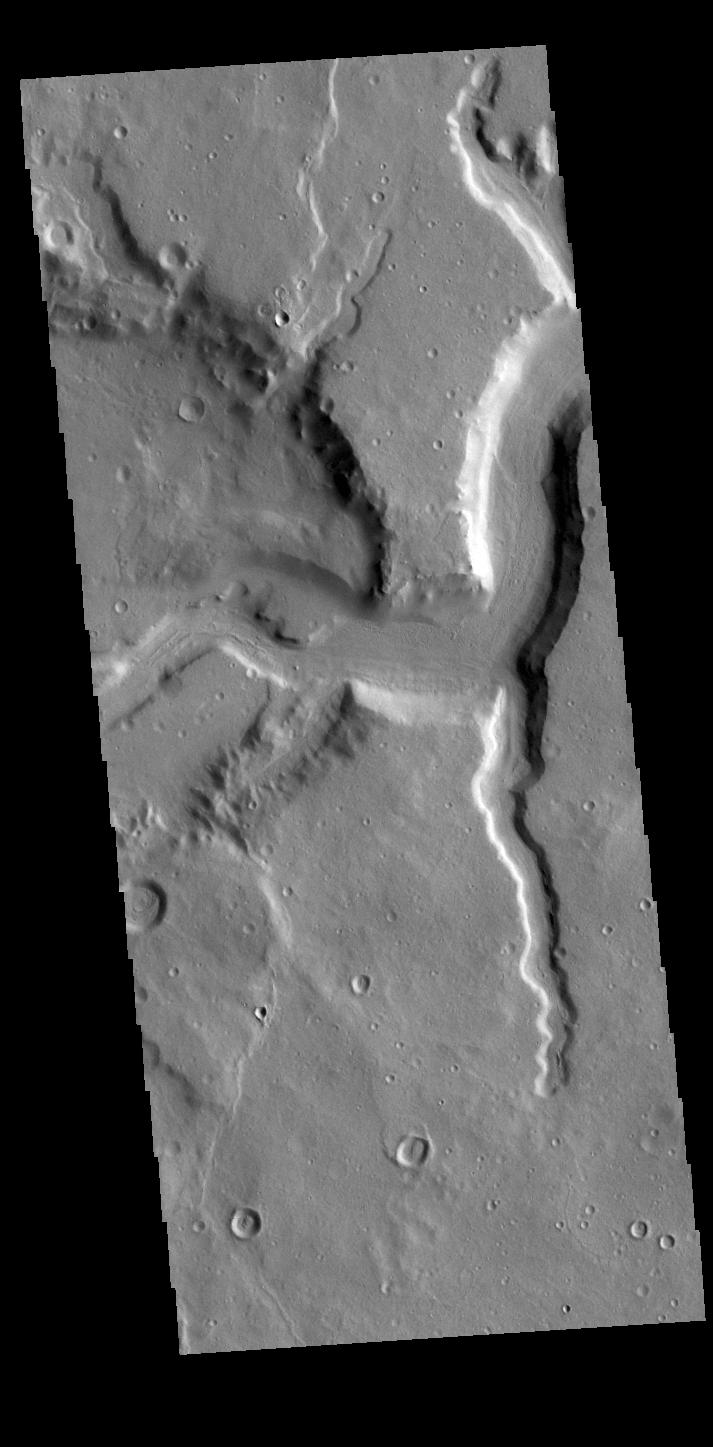 PIA25115: Mamers Valles