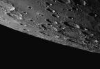 PIA12389: A Southern Horizon as Seen during Mercury Flyby 3