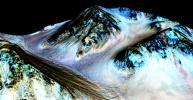 PIA19916: Recurring 'Lineae' on Slopes at Hale Crater, Mars