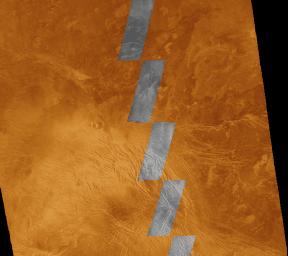 PIA00220: Venus - Comparison of Initial Magellan Radar Test and Data Acquired in 4/91