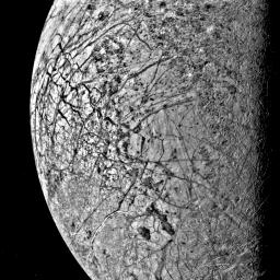 PIA01503: Europa's Fractured Surface
