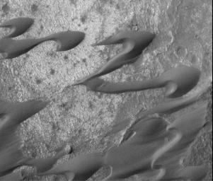 PIA01675: Sand Dunes of Nili Patera, Syrtis Major