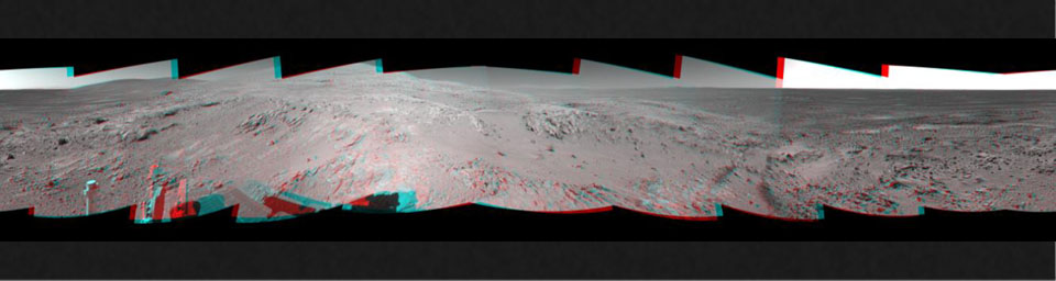 PIA07262: Spirit's Surroundings on 'West Spur,' Sol 305 (3-D)