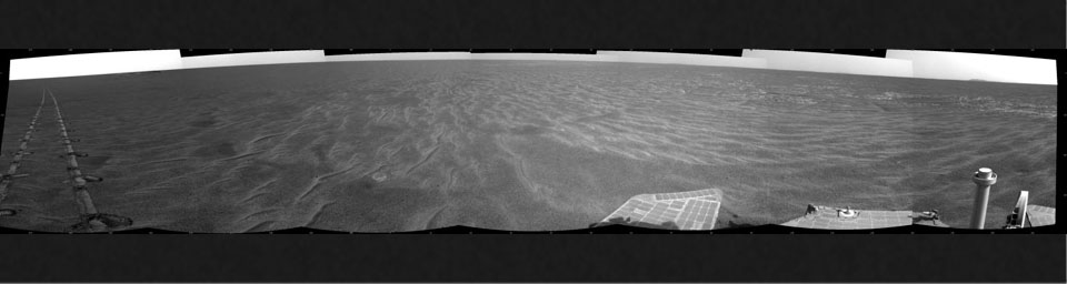 PIA14129: Autonomous Hazard Checks Leave Patterned Rover Tracks on Mars