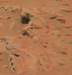 PIA16223: Martian Streambed Evidence Rock in 3-D
