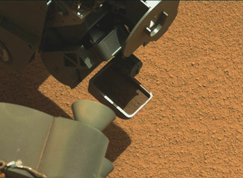 PIA16224: Curiosity's First Scoop of Mars, in Vibration Movie
