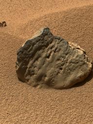 PIA16236: Rock 'Et-Then' Near Curiosity, Sol 82