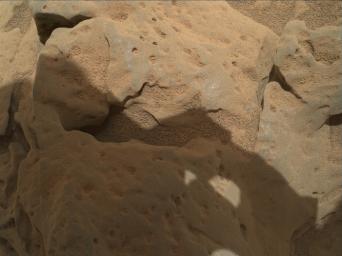 PIA16237: Rock 'Burwash' Near Curiosity, Sol 82