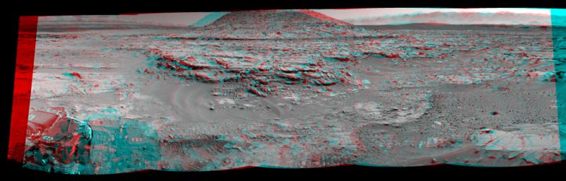PIA18084: Stereo View of 'Mount Remarkable' and Surrounding Outcrops at Mars Rover's Waypoint