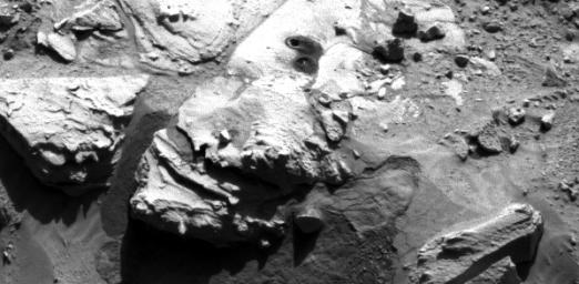 PIA18090: Sample-Collection Drill Hole on Martian Sandstone Target 'Windjana'