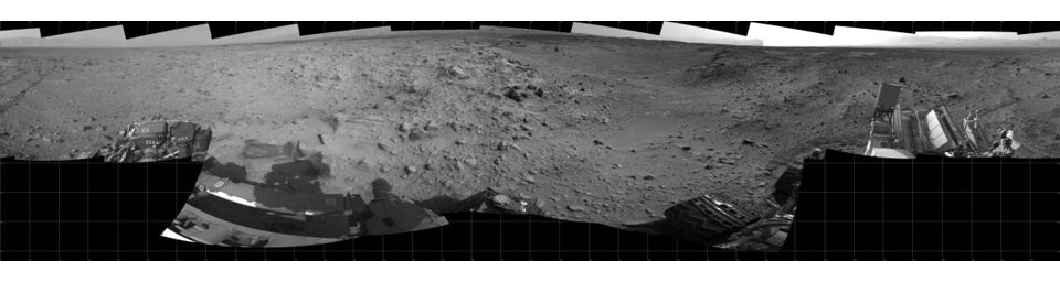 PIA18409: Curiosity's 360-Degree View Before Entering 'Hidden Valley'