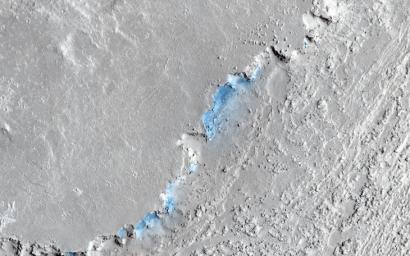 PIA18889: Sand Sources Near Athabasca Valles
