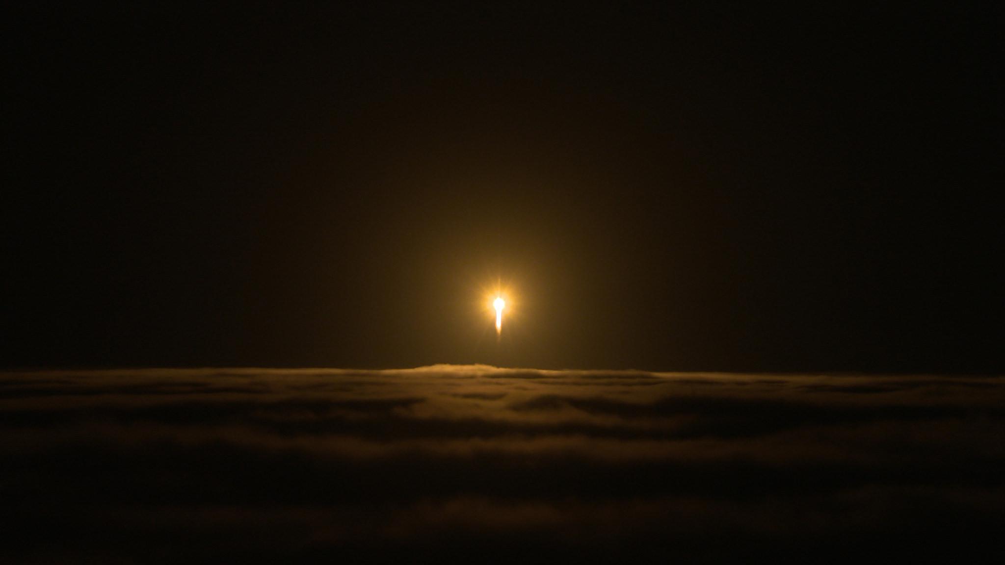PIA22542: InSight Launches Through Clouds