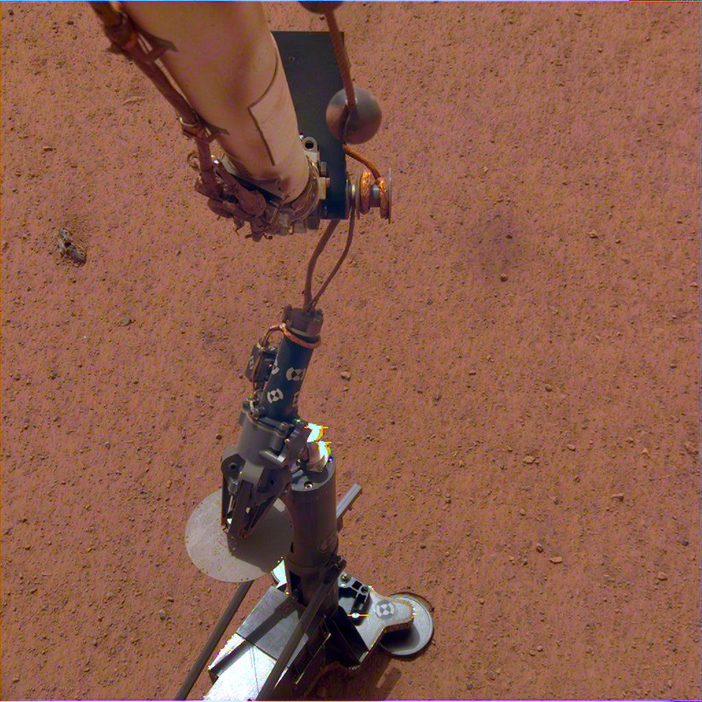 PIA23046: HP3 on the Martian Surface
