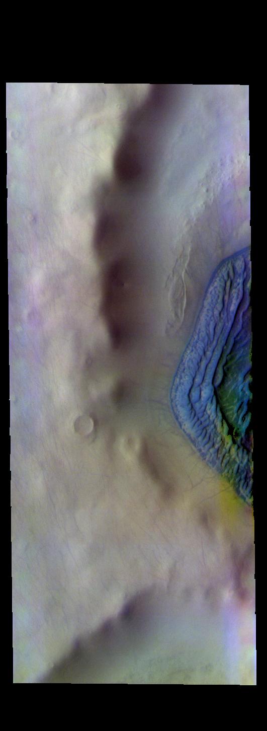 PIA24072: Terra Cimmeria Crater - False Color
