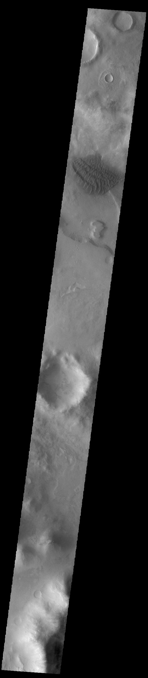 PIA24413: Halley Crater Dunes